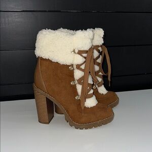 Bcbggeneration Women's Brown and Cream Lace-Up Boots faux fur booties size 7